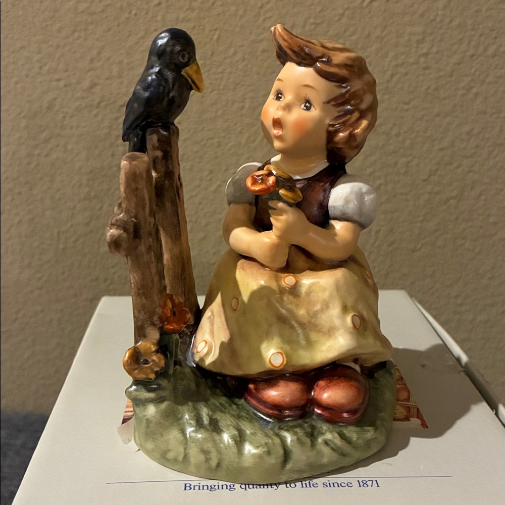 Goebel Hummel Figurine #405 Sing With Me "Gefallen s' Dir"